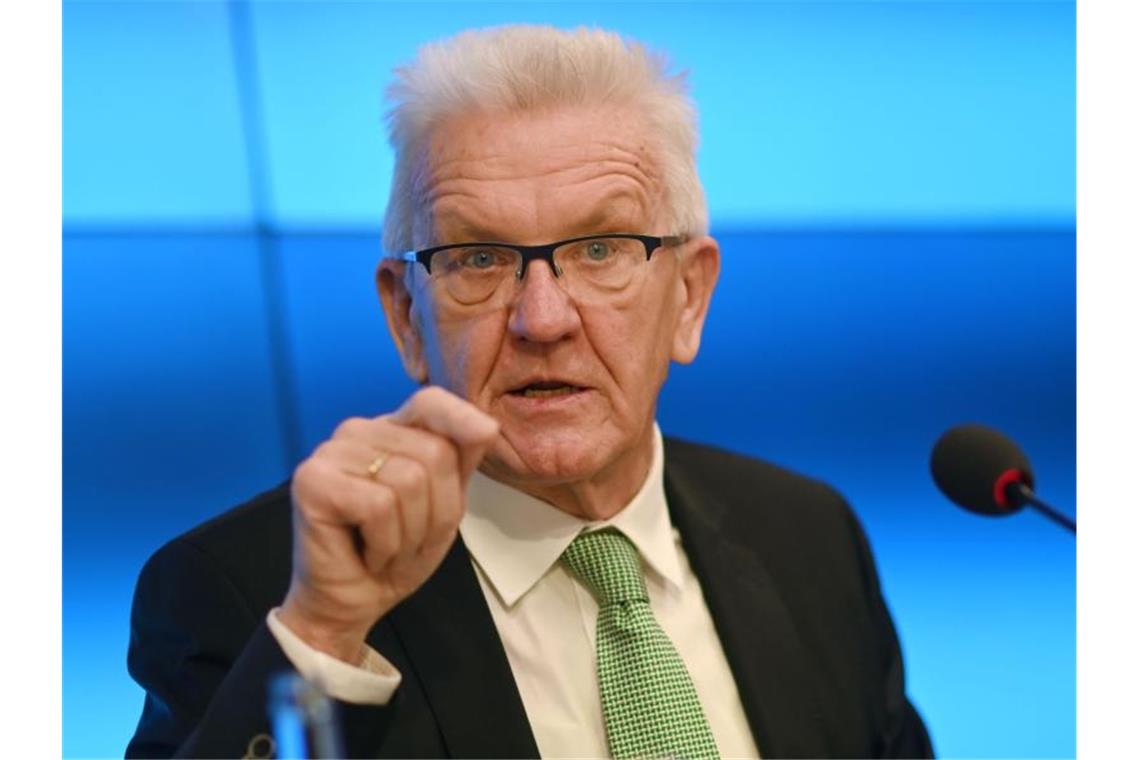 Ausgangsbeschränkungen ab Samstag Winfried Kretschmann (Bündnis 90/Die Grünen), Ministerpräsident von Baden-Württemberg. Foto: Marijan Murat/dpa/Archivbild