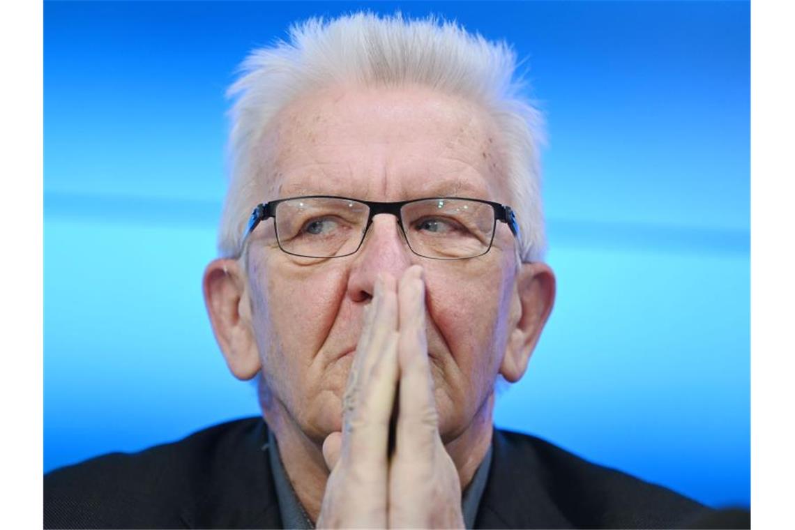 Kretschmann: Lockdown kommt wohl vor Weihnachten Winfried Kretschmann (Bündnis 90/Die Grünen), Ministerpräsident von Baden-Württemberg. Foto: Marijan Murat/dpa/Archivbild