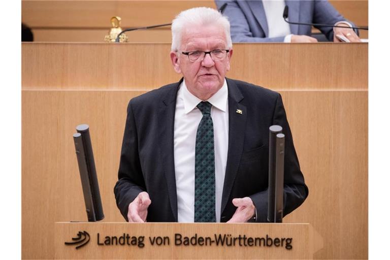 Winfried Kretschmann (Bündnis 90/Die Grünen), Ministerpräsident von Baden-Württemberg, spricht. Foto: Christoph Schmidt/dpa/Archivbild
