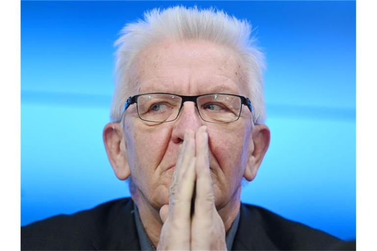 Winfried Kretschmann (Bündnis 90/Die Grünen), Ministerpräsident von Baden-Württemberg, gestikuliert. Foto: Marijan Murat/dpa