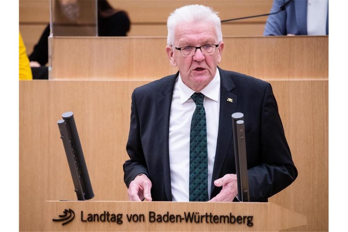 Winfried Kretschmann (Bündnis 90/Die Grünen), Ministerpräsident von Baden-Württemberg, spricht. Foto: Christoph Schmidt/dpa/Archivbild