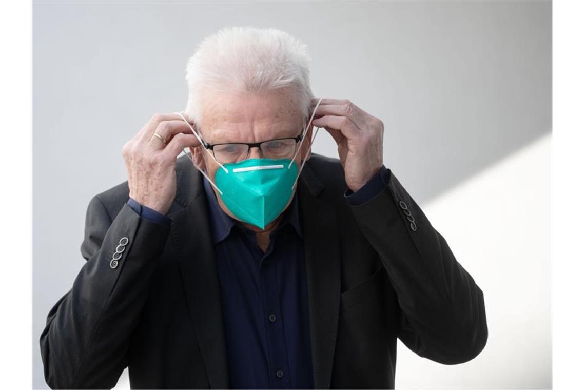Sondierung: Die Annäherungsversuche der Ampel-Aspiranten Winfried Kretschmann (Bündnis 90/Die Grünen), Ministerpräsident von Baden-Württemberg. Foto: Marijan Murat/dpa