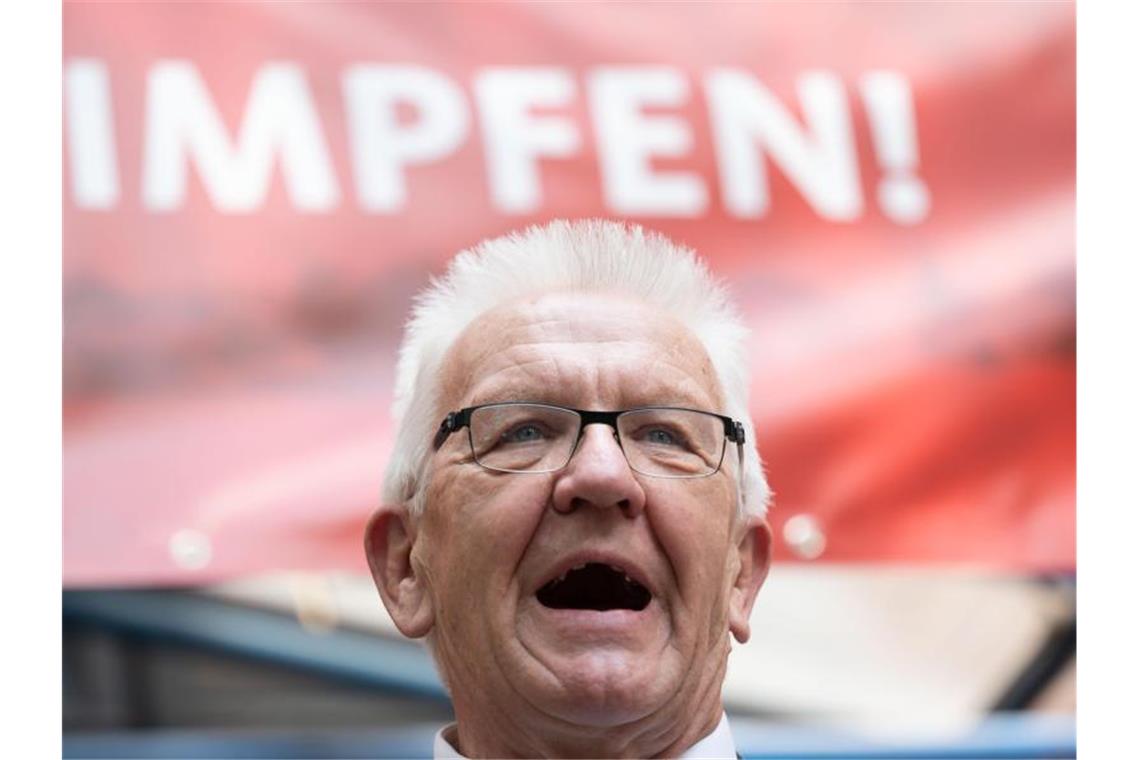 Kretschmann gegen Impfpflicht und für Überzeugungsarbeit