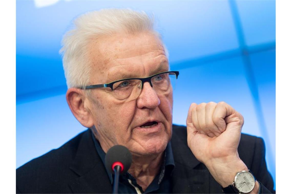 Kretschmann: Demos vor Wohnhäuser überschreitet „rote Linie“ Winfried Kretschmann (Bündnis 90/Die Grünen), Ministerpräsident von Baden-Württemberg. Foto: Marijan Murat/dpa/Archivbild