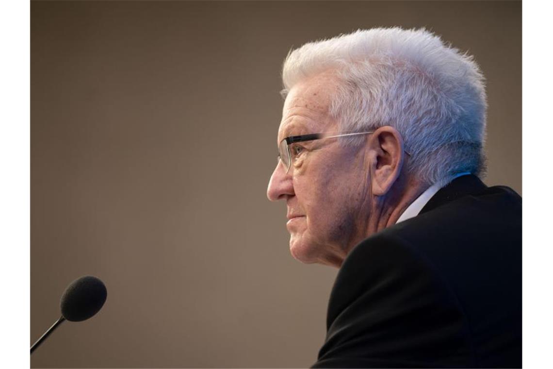 Masken- und Testpflicht in Schulen: Nach Ostern wohl vorbei Winfried Kretschmann (Bündnis 90/Die Grünen), Ministerpräsident von Baden-Württemberg. Foto: Marijan Murat/dpa