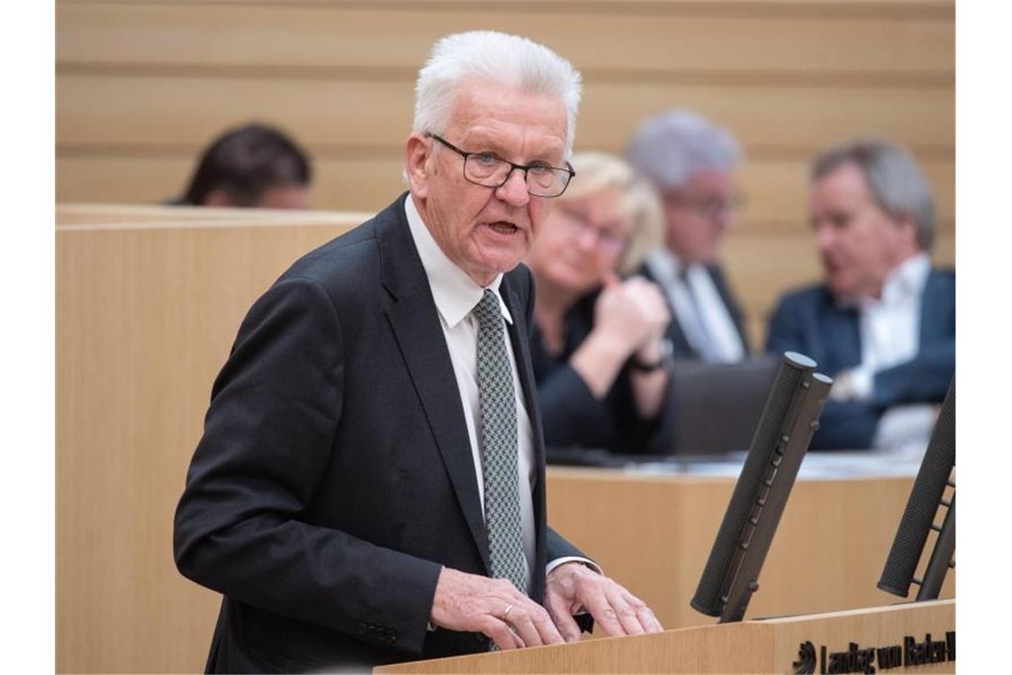 Winfried Kretschmann (Bündnis 90/Die Grünen), Ministerpräsident von Baden-Württemberg, spricht im Landtag. Foto: Marijan Murat/dpa