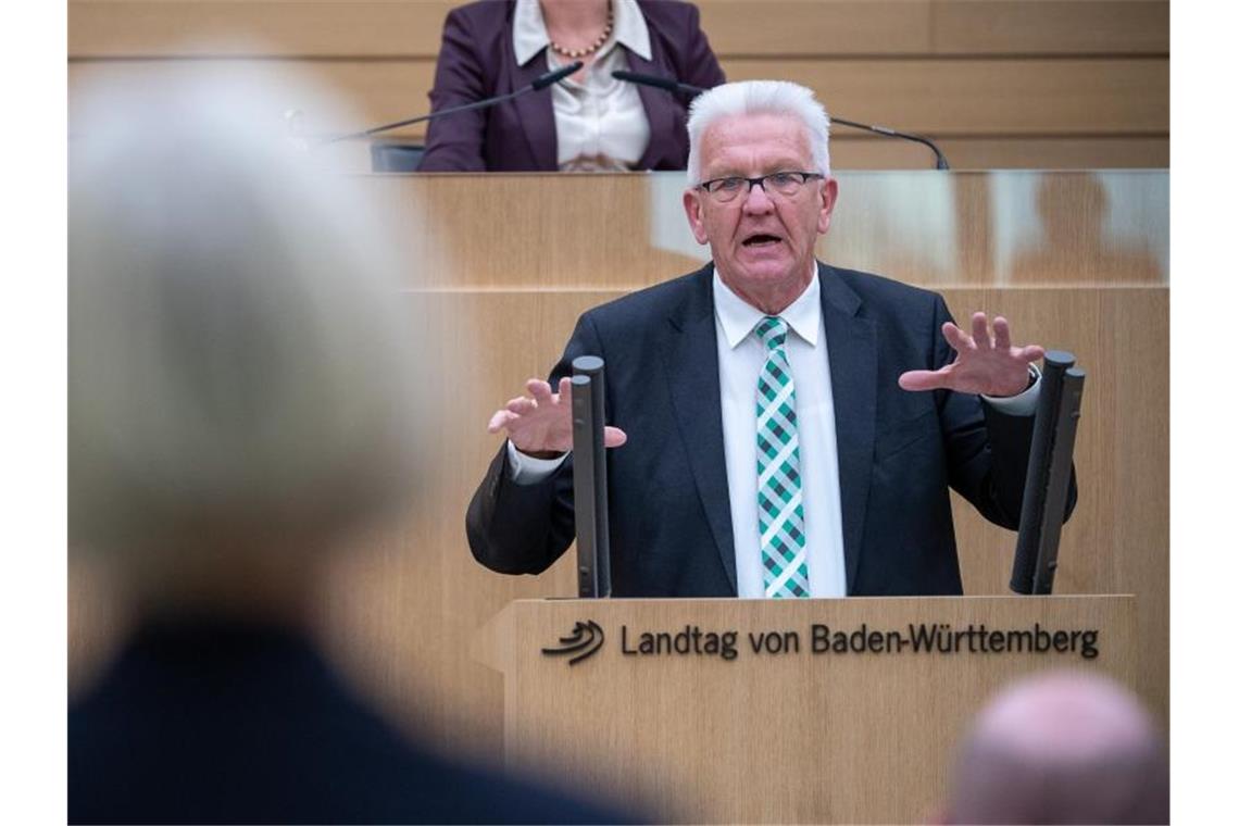 Gelockerte Corona-Regeln im Südwesten gelten von Montag an Winfried Kretschmann (Bündnis 90/Die Grünen), Ministerpräsident von Baden-Württemberg. Foto: Sebastian Gollnow/dpa/Archivbild