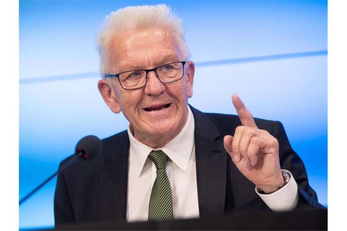 Kretschmann: Kann kein Fehlverhalten der Polizei erkennen Winfried Kretschmann (Bündnis 90/Die Grünen), Ministerpräsident von Baden-Württemberg. Foto: Sebastian Gollnow/dpa