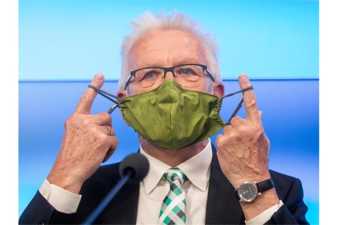 Neue Regeln: Maskenpflicht für Kinder, Tests für Lehrer Winfried Kretschmann (Bündnis 90/Die Grünen), Ministerpräsident von Baden-Württemberg. Foto: Christoph Schmidt/dpa/Archivbild