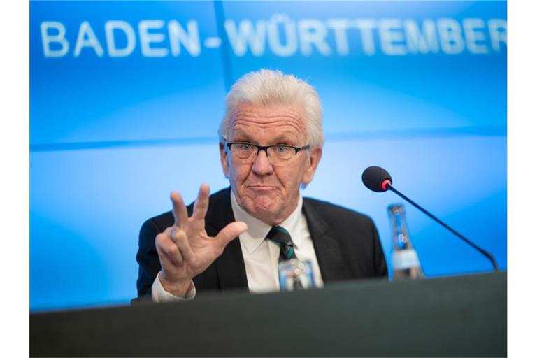 Winfried Kretschmann (Bündnis 90/Die Grünen) bei einer Pressekonferenz. Foto: Sebastian Gollnow/dpa/Archivbild