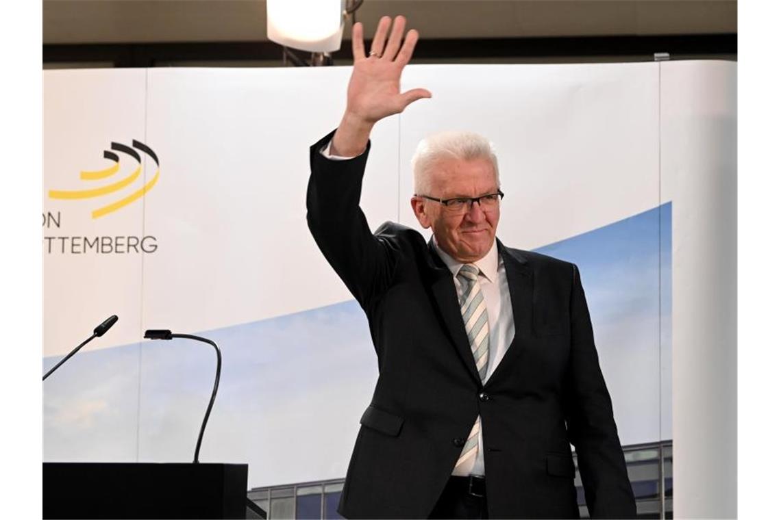 Kretschmann will „verlässliche und stabile Regierung“ bilden Winfried Kretschmann (Bündnis 90/Die Grünen) nach der Bekanntgabe erster Ergebnisse. Foto: Uli Deck/dpa
