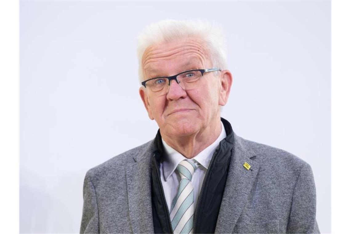 London: Kretschmann eröffnet am 8. November Vertretung Winfried Kretschmann (Bündnis 90/Die Grünen) schaut in die Kamera. Foto: Bernd Weißbrod/dpa/Archivbild