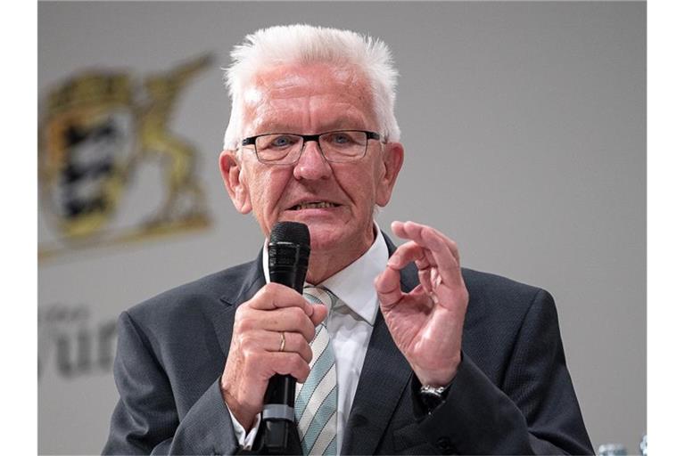 Winfried Kretschmann (Bündnis 90/Die Grünen) spricht bei einer Veranstaltung. Foto: Sebastian Gollnow/dpa/Archivbild