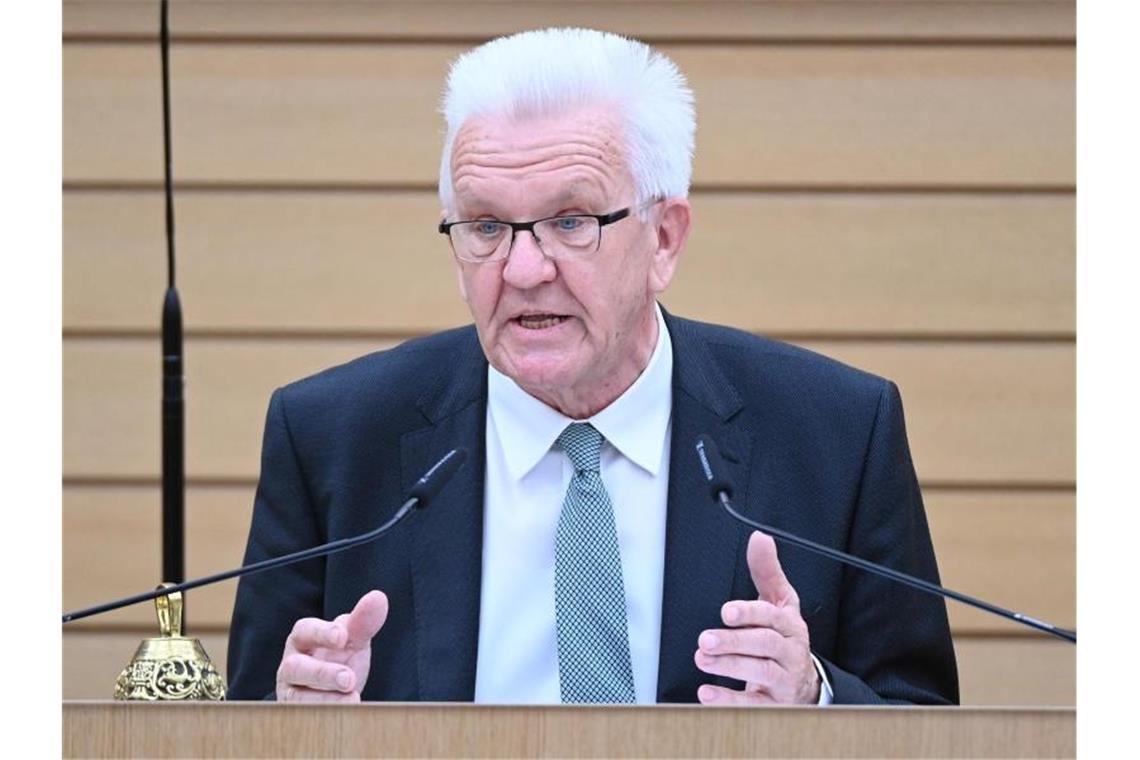 Winfried Kretschmann (Bündnis 90/Die Grünen) spricht im Landtag. Foto: Bernd Weißbrod/dpa/Archivbild