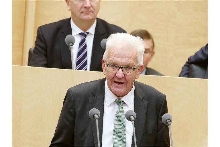 Winfried Kretschmann (Bündnis90/Grüne), Ministerpräsident von Baden-Württemberg, spricht im Bundesrat. Foto: Wolfgang Kumm/dpa