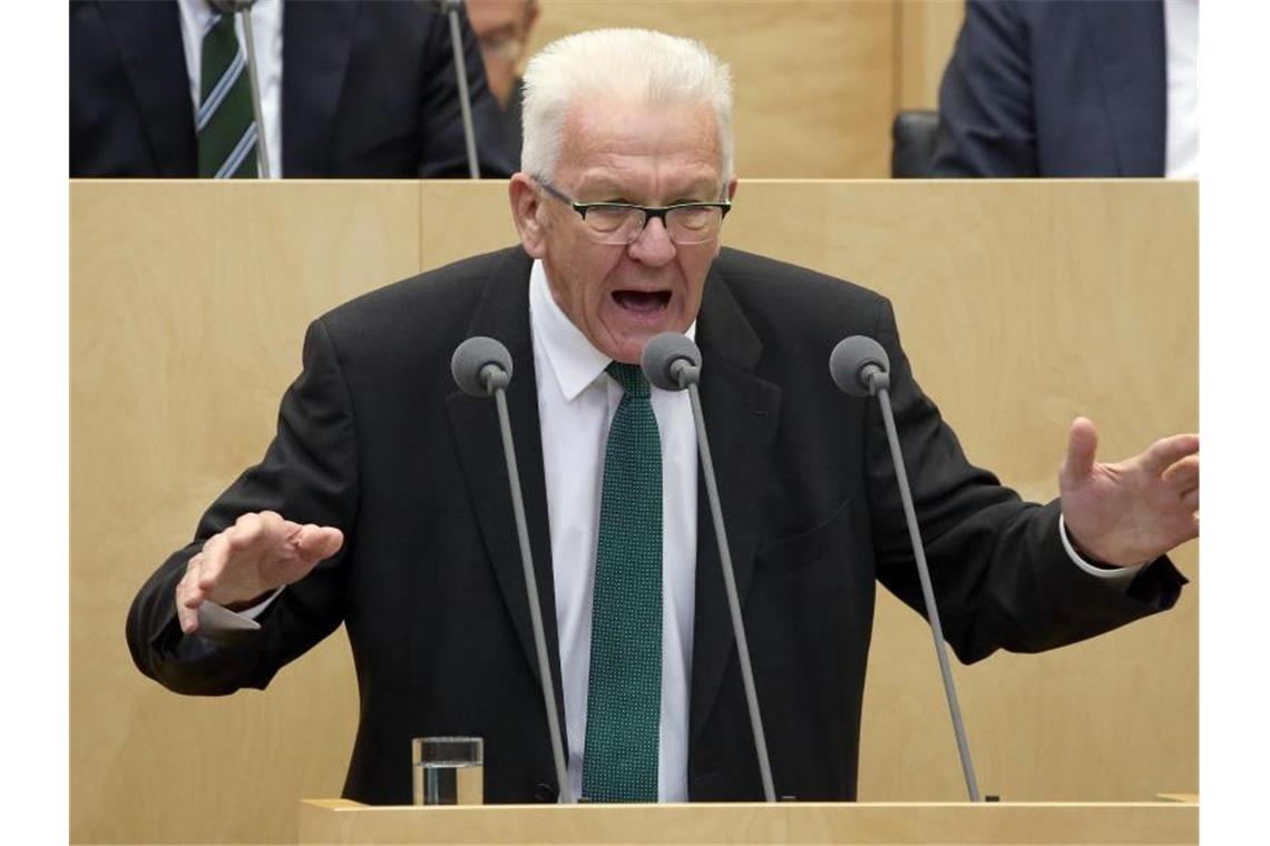 Winfried Kretschmann (Bündnis90/Grüne) spricht im Bundesrat. Foto: Wolfgang Kumm/dpa