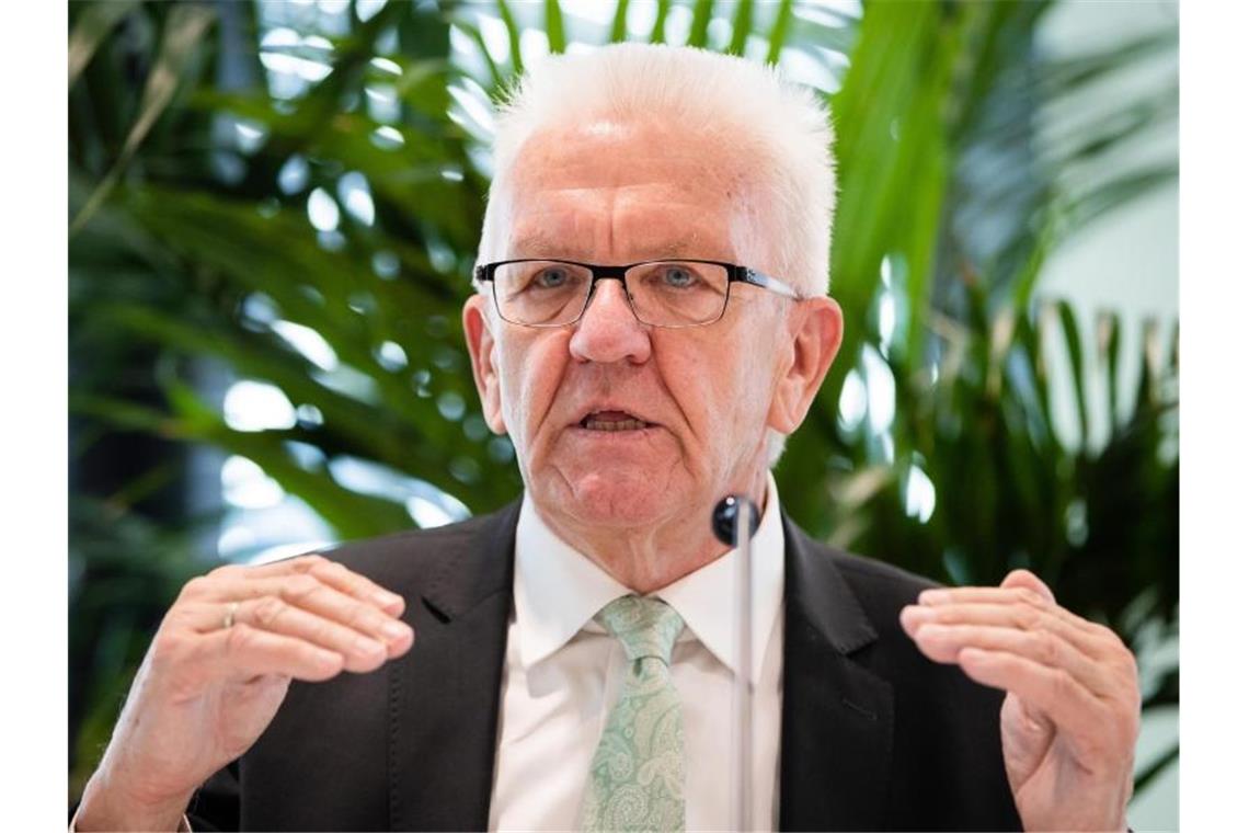 Kretschmann warnt vor neuem Lockdown: Höchste Alarmstufe Winfried Kretschmann, der Ministerpräsident von Baden-Württemberg. Foto: Christoph Schmidt/dpa/Archivbild