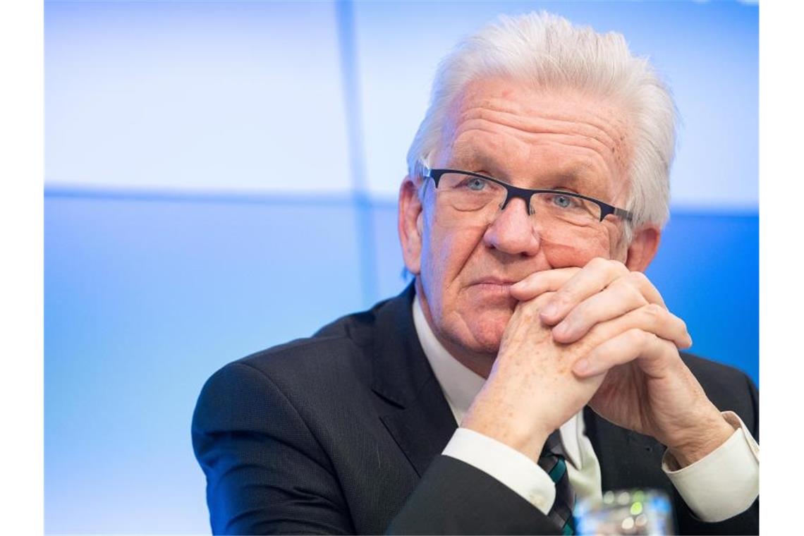 Kretschmann will schnelleren Windräder-Bau mit Bundesgesetz Winfried Kretschmann, der Ministerpräsident von Baden-Württemberg. Foto: Sebastian Gollnow/dpa/Archivbild