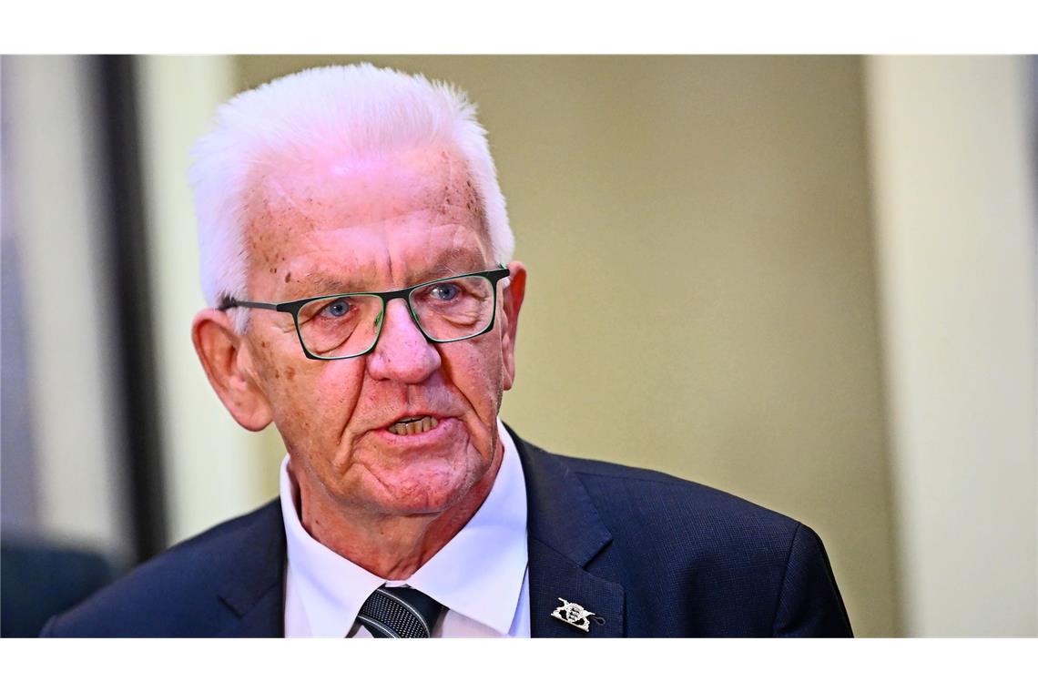 Winfried Kretschmann: „Grombiera statt Kunst gibt es bei mir nicht“ Winfried Kretschmann (Grüne) hat die Sanierung der Stuttgarter Oper – trotz der Verzögerung – verteidigt. (Archivbild)