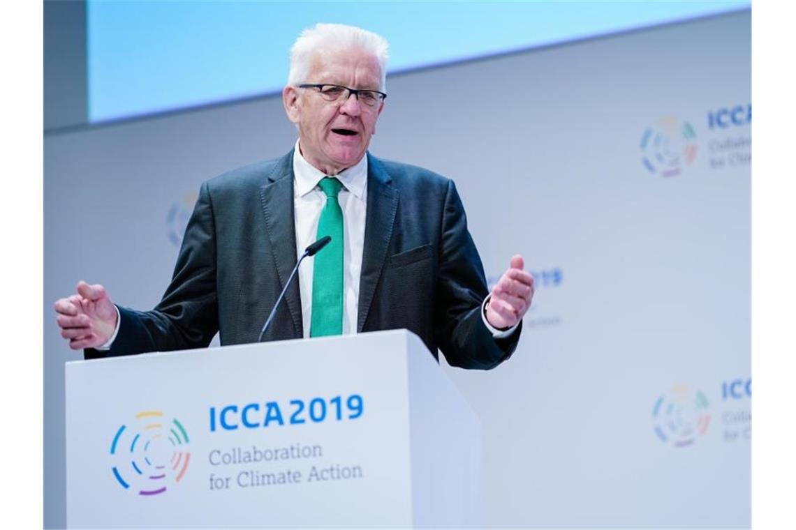 Erderwärmung: Kretschmann warnt vor Katastrophen Winfried Kretschmann (Grüne), Ministerpräsident des Landes Baden-Württemberg, spricht bei der ICCA2019. Foto: Uwe Anspach