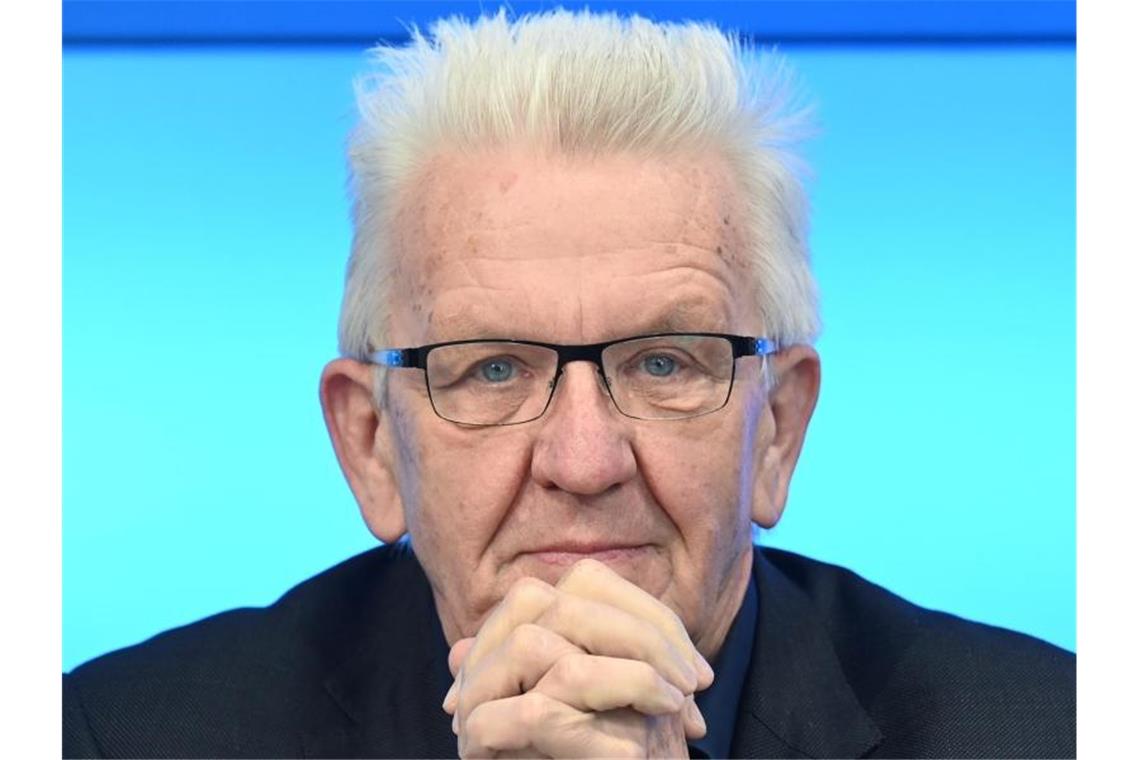 Kretschmann empfiehlt in Corona-Zeiten Protest im Netz Winfried Kretschmann (Grüne), Ministerpräsident von Baden-Württemberg. Foto: Bernd Weißbrod/dpa