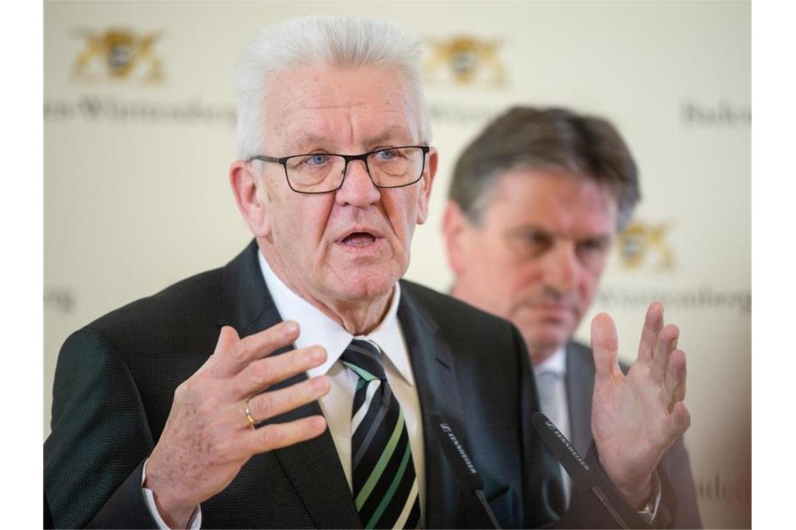Kretschmann: Weitere Milliardenhilfen für die Wirtschaft Winfried Kretschmann, Ministerpräsident von Baden-Württemberg, spricht bei einer Pressekonferenz. Foto: Sebastian Gollnow/dpa