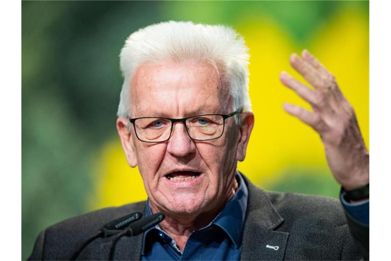 Winfried Kretschmann spricht auf einem Parteitag der Grünen. Foto: Guido Kirchner/dpa