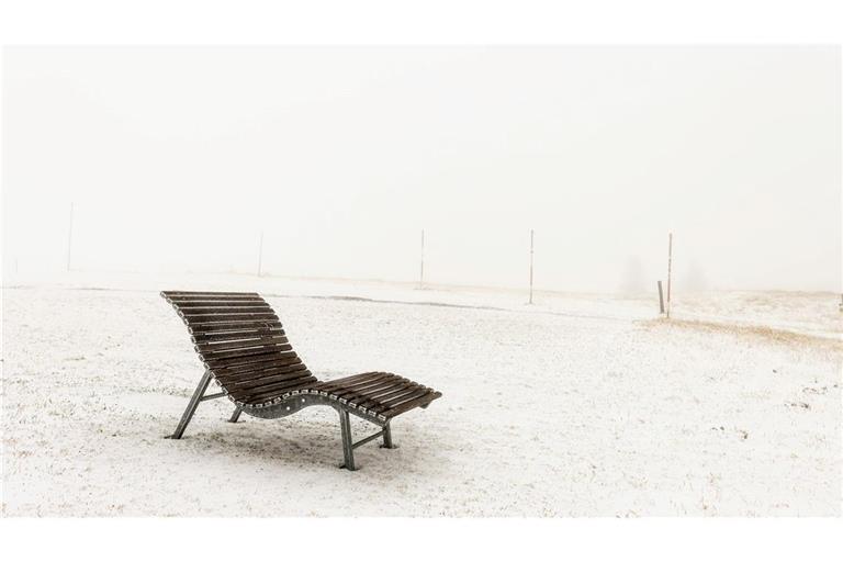 Wintereinbruch auf dem Feldberg: Schnee, Nebel und Wind in Baden-Württemberg