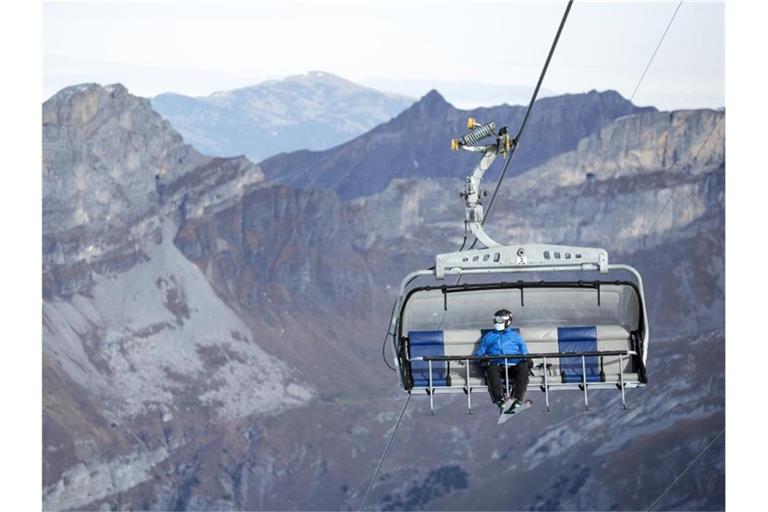 Wintersportbetrieb auf dem Titlis in der Schweiz. Foto: Alexandra Wey/KEYSTONE/dpa