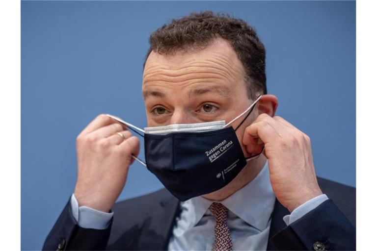 „Wir befinden uns in der dritten Welle der Pandemie, die Zahlen steigen, der Anteil der Mutationen ist groß“, sagt Jens Spahn (CDU), Bundesminister für Gesundheit,. Foto: Michael Kappeler/dpa