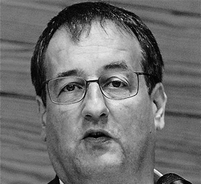 Ein Tablet macht noch keinen Unterricht „Wir brauchen keine Technikfreaks, sondern didaktisch engagierte Lehrer, die etwas bewegen wollen.“Professor Dr. Thomas Irion