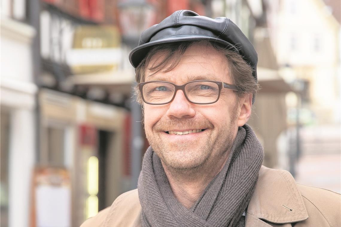 „Wir bringen Kultur dorthin, wo man Kultur haben möchte“: Der Backnanger Norbert Eilts ist Ensemblemitglied beim Stuttgarter „Dein Theater“.Foto: A. Becher