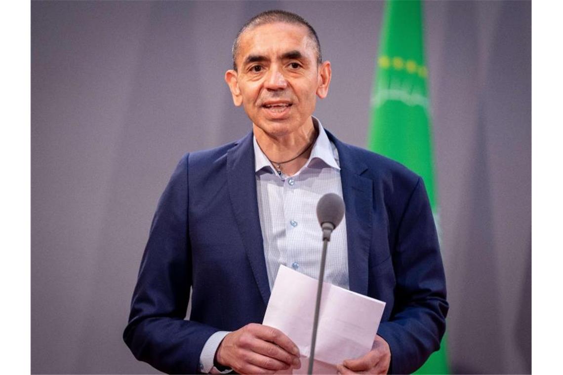 Biontech/Pfizer produzieren an Omikron angepassten Impfstoff „Wir erwarten, dass auch im Jahr 2022 eine starke Nachfrage nach unserem Impfstoff besteht“: Biontech-Chef Ugur Sahin. Foto: Kay Nietfeld/dpa