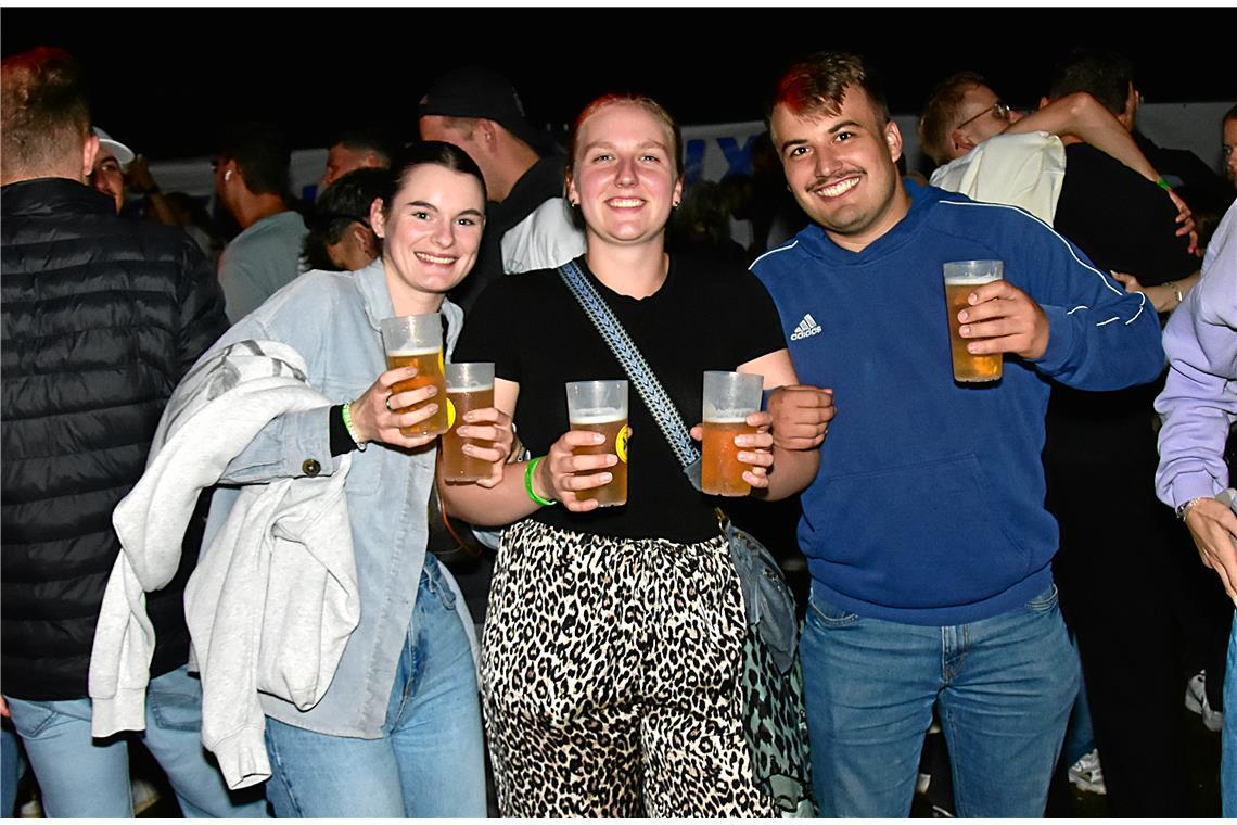 Wir feiern die ganze Nacht. Althütte Open-Air auf dem Sportplatz Althütte mit Ho...