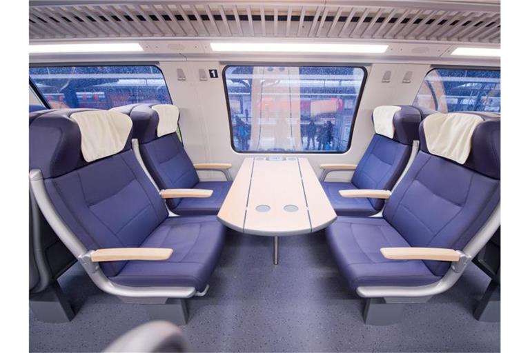 „Wir leisten es uns, in überfüllten Regionalexpressen fast leere Waggons mit Wagen der 1. Klasse mitzuschleppen.“ Foto: Stefan Sauer