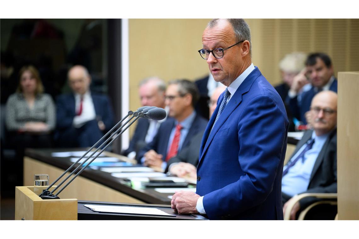 Bundesrat stimmt Wachstumspaket zu "Wir müssen Deutschland für private Investitionen möglichst schnell wieder attraktiver machen", sagt der Kanzler.