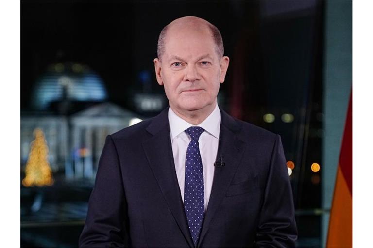 „Wir müssen schneller sein als das Virus“, sagt Olaf Scholz bei seiner ersten Neujahrsansprache als Kanzler. Foto: Kay Nietfeld/dpa-POOL/dpa