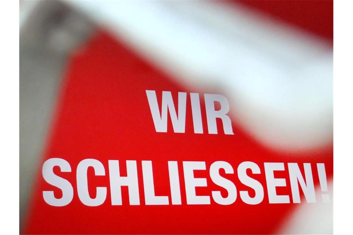 „Wir schließen!“ - das mussten 2019 so wenige Firmen wie seit 1999 nicht mehr anmelden. Foto: Martin Gerten/dpa