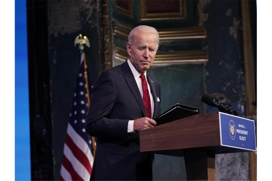 „Wir sind weiter in einem sehr dunklen Winter. Wir sind im Krieg mit diesem Virus“, sagt Biden. Foto: Matt Slocum/AP/dpa