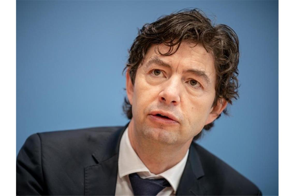Drosten: Epidemiologische Lage nicht gut „Wir werden kurz nach Ostern eine Situation haben wie um Weihnachten herum“, sagt Christian Drosten. Foto: Michael Kappeler/dpa