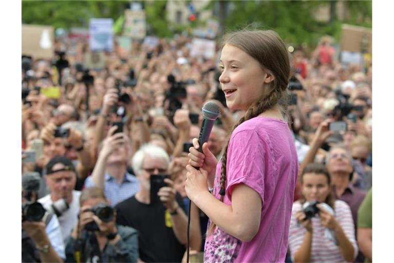 „Wir werden nie aufhören“, sagte die 16-jährige Klima-Aktivistin Greta Thunberg bei einer Klimakundgebung in Berlin. Foto: Paul Zinken