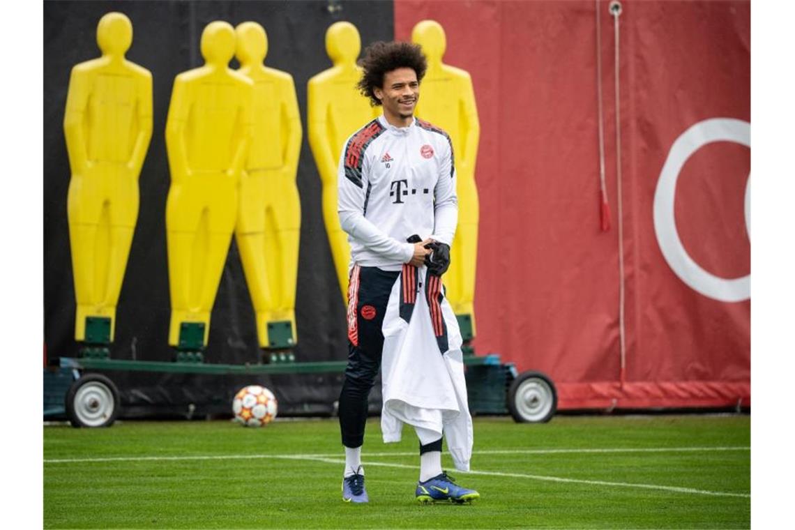 Bayern-Fragezeichen hinter Goretzka - Sanés Ansage an BVB „Wir wollen jedem zeigen, dass wir die Nummer eins sind“, kündigt Leroy Sané vor dem Spiel in Dortmund an. Foto: Matthias Balk/dpa