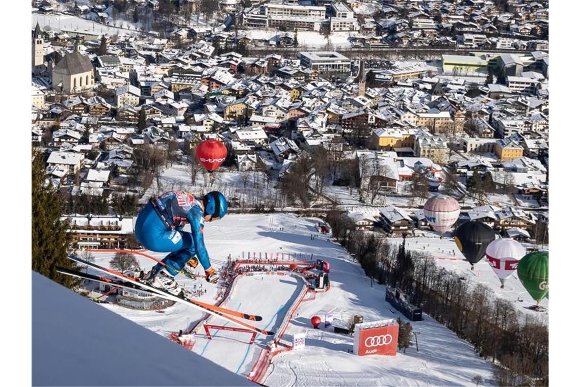 Wird am Sonntag nachgeholt: Die Hahnenkamm-Abfahrt in Kitzbühel. Foto: Expa/Johann Groder/APA/dpa