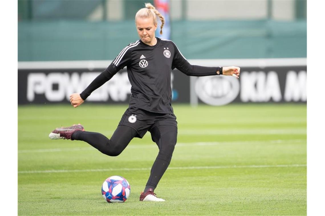 DFB-Frauen starten gegen Montenegro in EM-Qualifikation Wird das Tor der deutschen Fußballfrauen hüten: Merle Frohms. Foto: Sebastian Gollnow