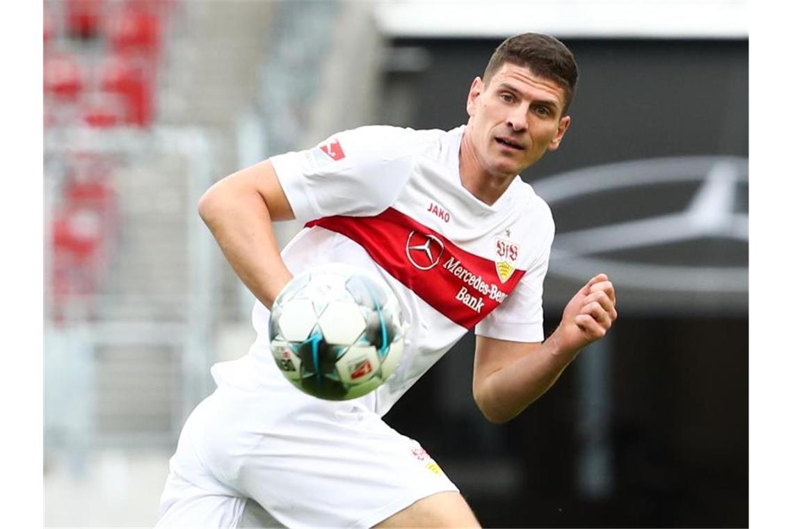 Wird den VfB Stuttgart zum Saisonende verlassen: Mario Gomez in Aktion. Foto: Tom Weller/dpa-Pool/dpa