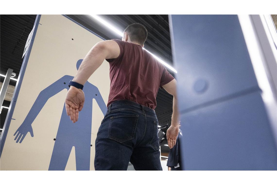 Wird es im Jahr 2040 keine sichtbaren Sicherheitskontrollen an Flughäfen geben?