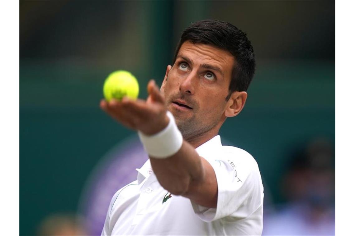 Tennis-Star Djokovic nimmt an Olympischen Spielen teil Wird für Serbien an den Olympischen Spielen teilnehmen: Novak Djokovic in Aktion. Foto: Adam Davy/PA Wire/dpa