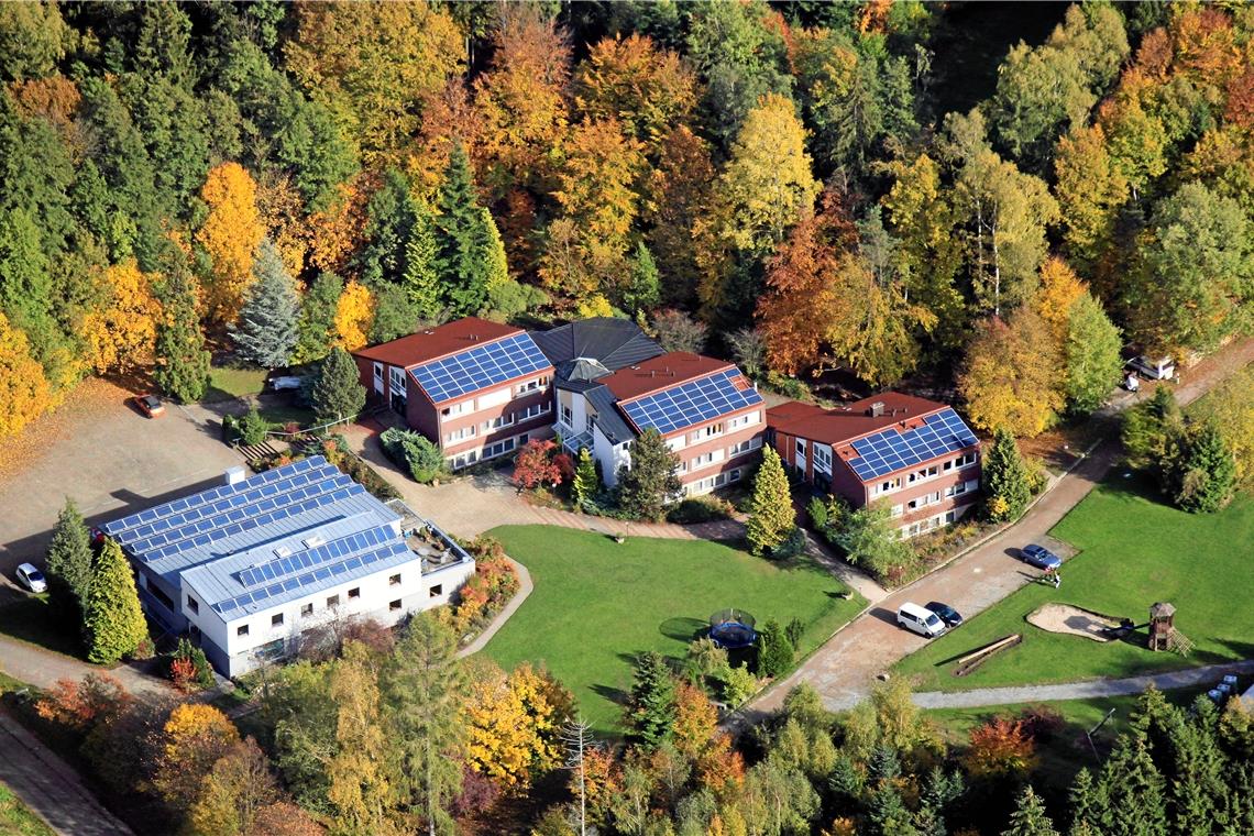 Wird gerade zur Isolierunterkunft für an Covid-19 erkrankte Flüchtlinge ausgebaut: das ehemalige EC-Freizeitzentrum in Sechselberg. Foto: F. Muhl