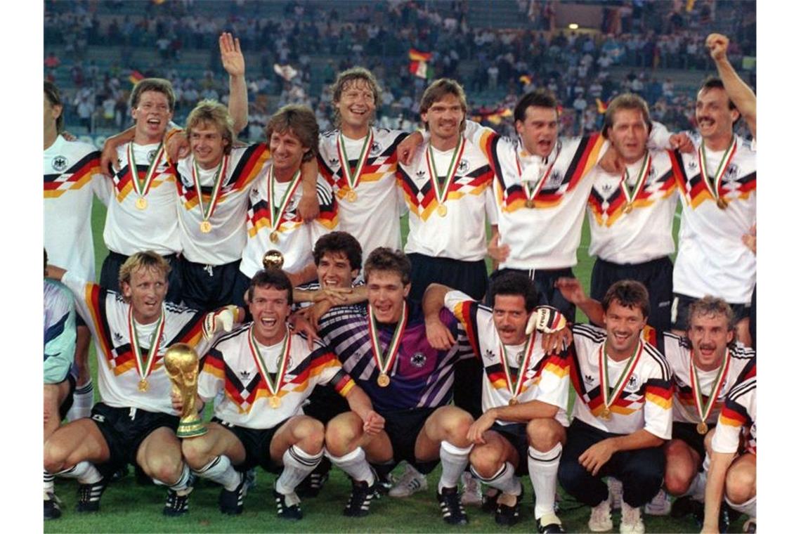 Wird im Osterprogramm auf „sportschau.de“ aufgearbeitet: Der deutsche WM-Sieg 1990 in Italien. Foto: Frank Leonhardt/dpa