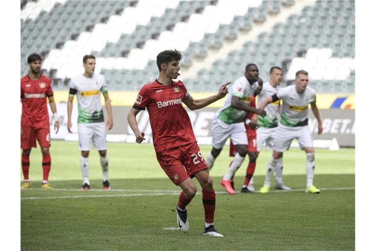 Wird mit dem FC Bayern in Verbindung gebracht: Leverkusens Megatalent Kai Havertz (M.). Foto: Ina Fassbender/AFP-Pool/dpa